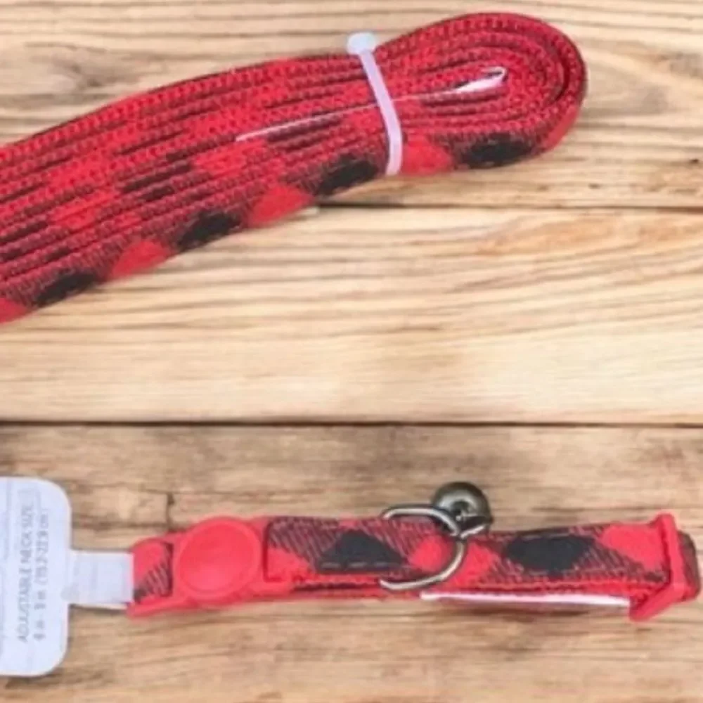 NWT New Whisker City Pet Cat/Kitten Collar & Leash Red/Black Flannel Design